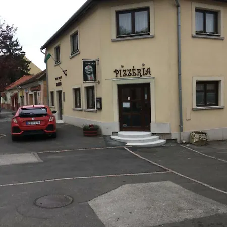 Makk Marci Panzio Frühstückspension 4*